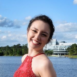 Meet your Posher, Caitlin